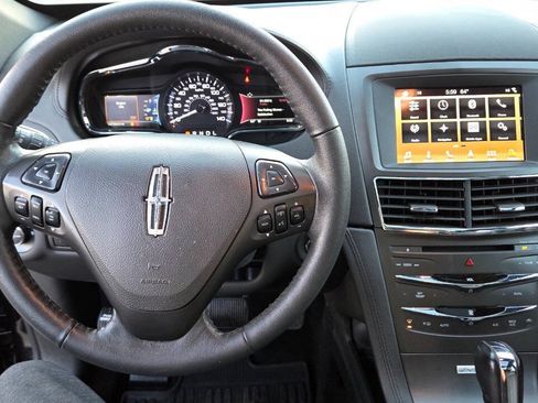 Used 2019 Lincoln MKT AWD image 44