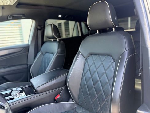 Used 2024 Volkswagen Atlas Cross Sport SEL Premium R-Line AWD/4WD image 9