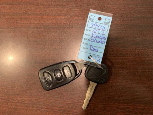 Used 2017 Hyundai Elantra SE image 33