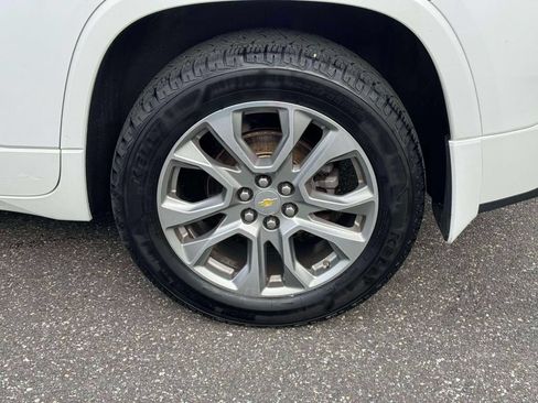 Used 2019 Chevrolet Traverse Premier w/ LPO, Blackout Package AWD/4WD image 11