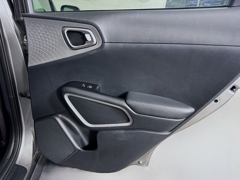 Used 2025 Kia Soul LX w/ LX Technology Package image 27