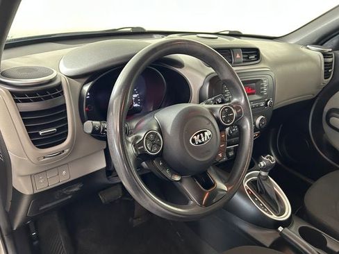 Used 2014 Kia Soul FWD image 14