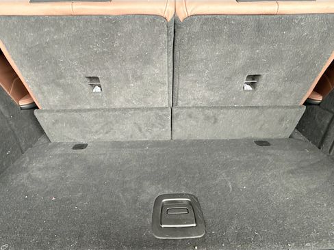 Used 2022 BMW X7 M50i image 11