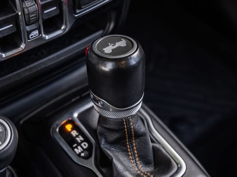 Used 2022 Jeep Wrangler Unlimited Sahara AWD/4WD image 27