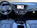New 2026 Chrysler Pacifica Select image 5