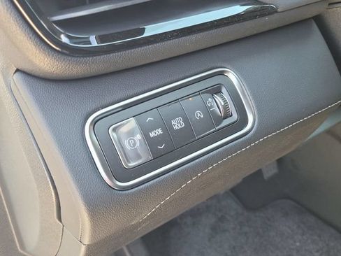 New 2026 Buick Enclave Avenir w/ Super Cruise Package FWD image 18