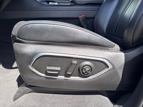 Used 2024 Jeep Wagoneer L Series II w/ Flexible Seating Group AWD/4WD image 13