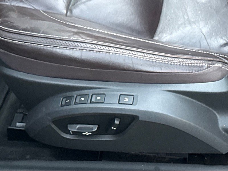 Used 2011 Volvo C70 T5 w/ Convenience Pkg FWD image 12