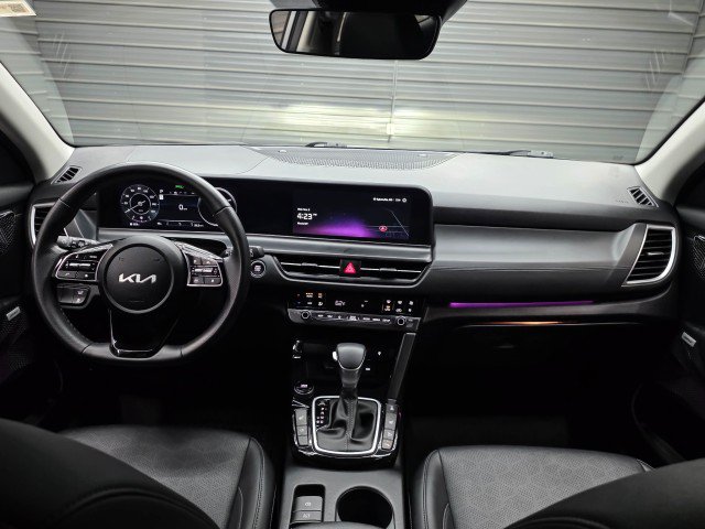 Used 2025 Kia Seltos SX AWD/4WD image 12