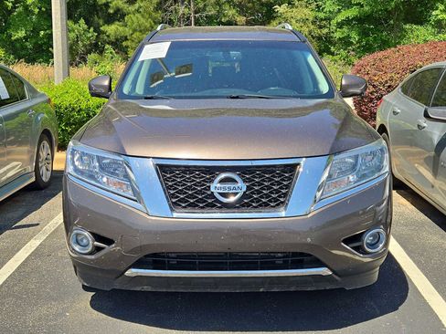 Used 2015 Nissan Pathfinder SL w/ SL Tech Package FWD image 4