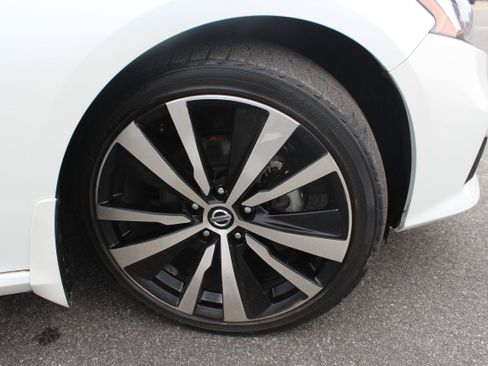 Used 2022 Nissan Altima 2.5 Platinum image 22