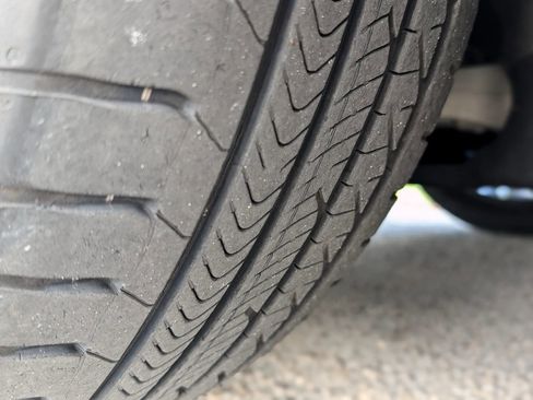 Used 2021 Audi e-tron Premium w/ Towing Package image 99