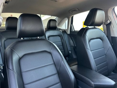 Used 2023 Volkswagen Jetta SE FWD image 16
