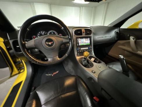 Used 2006 Chevrolet Corvette Convertible w/ Preferred Equipment Group RWD image 20