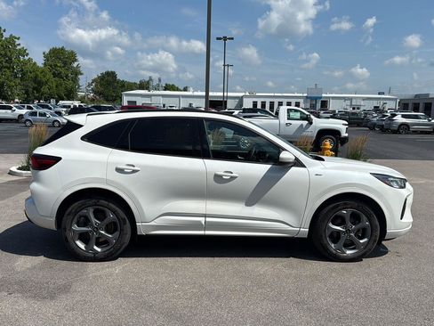 Used 2023 Ford Escape ST-Line Select w/ Tech Pack #1 AWD/4WD image 2