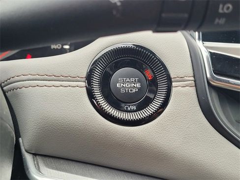 Used 2023 Jeep Compass Limited image 18