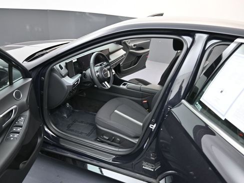 Certified 2025 Hyundai Sonata SEL image 12