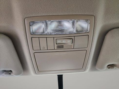 Used 2012 Toyota Venza XLE image 17