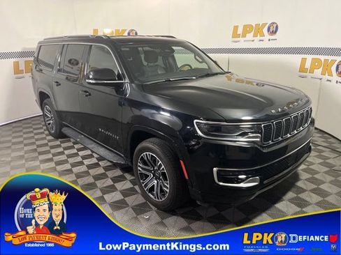 Used 2025 Jeep Wagoneer L Series II w/ 8-pass Seating Package AWD/4WD image 1