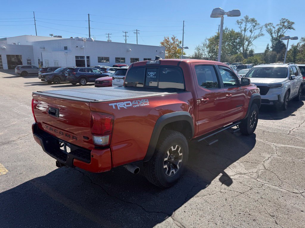 Used 2016 Toyota Tacoma TRD Off-Road AWD/4WD image 3