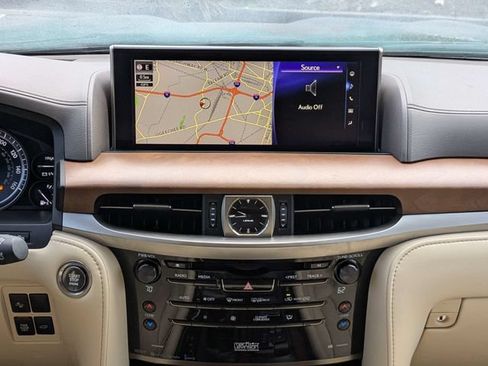 Used 2019 Lexus LX 570 4WD image 19
