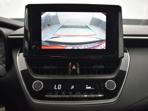 Used 2024 Toyota Corolla LE FWD image 15