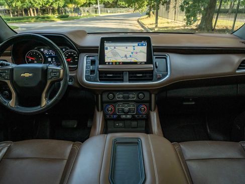 Used 2021 Chevrolet Suburban High Country w/ Premium Package AWD/4WD image 19