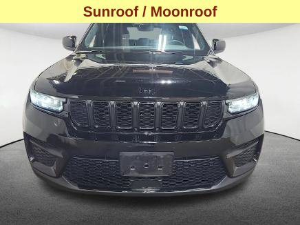 Used 2023 Jeep Grand Cherokee Altitude AWD/4WD image 4