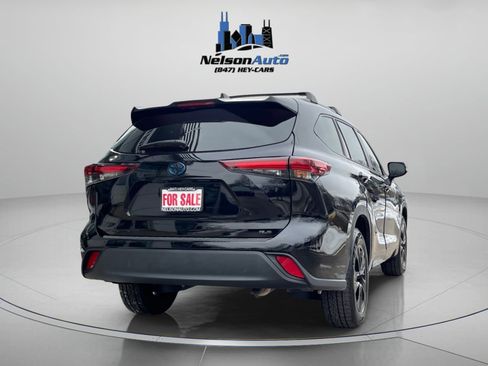 Used 2024 Toyota Highlander XLE image 5