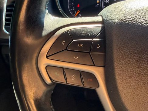Used 2020 Jeep Grand Cherokee Laredo AWD/4WD image 19