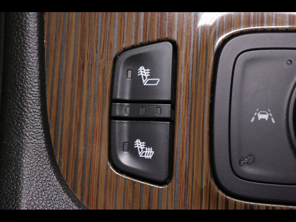 Used 2023 GMC Acadia SLE w/ Driver Convenience Package AWD/4WD image 28