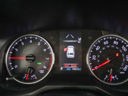 Used 2021 Toyota RAV4 XLE FWD image 15