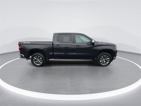 Used 2024 Chevrolet Silverado 1500 LT image 9