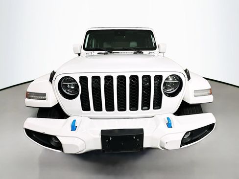 Used 2021 Jeep Wrangler Unlimited Sahara AWD/4WD image 2