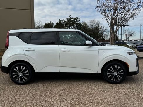 Used 2021 Kia Soul LX image 7