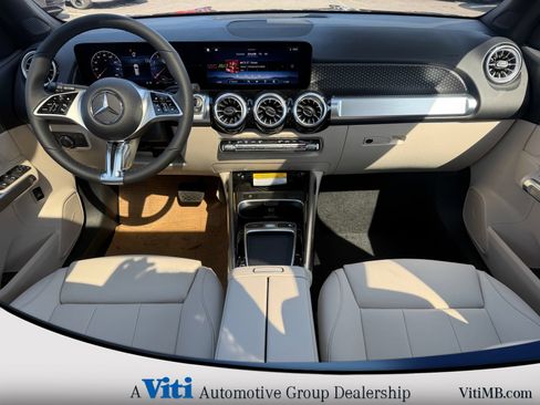 Used 2026 Mercedes-Benz GLB 250 4MATIC image 2