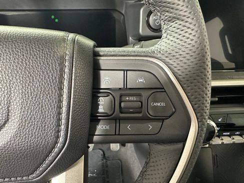 Used 2025 Toyota Tacoma Limited AWD/4WD image 27