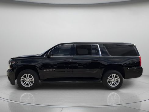 Used 2019 Chevrolet Suburban LS RWD image 5