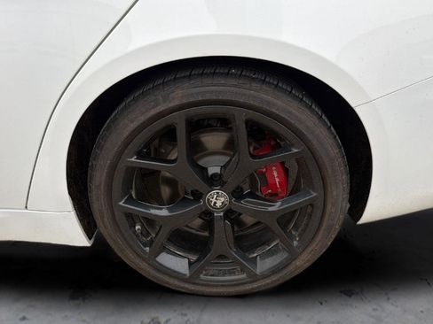 Used 2021 Alfa Romeo Giulia Ti w/ Nero Edizione image 32