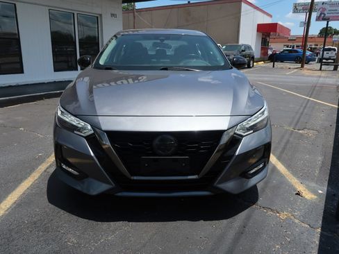 Used 2022 Nissan Sentra SR FWD image 2