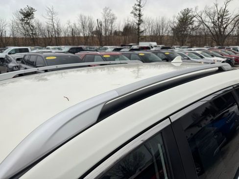 Used 2019 Nissan Rogue SV w/ Premium Package image 14