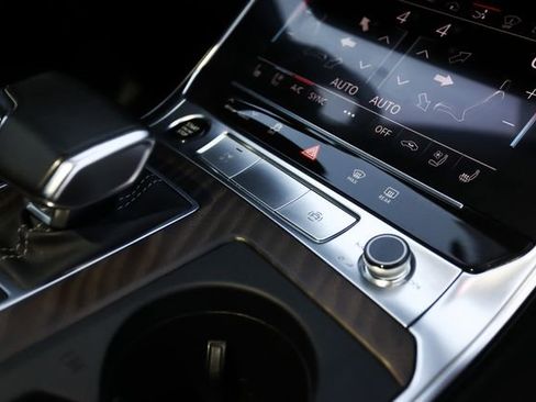 Used 2021 Audi A7 e Prestige w/ Prestige Package image 64