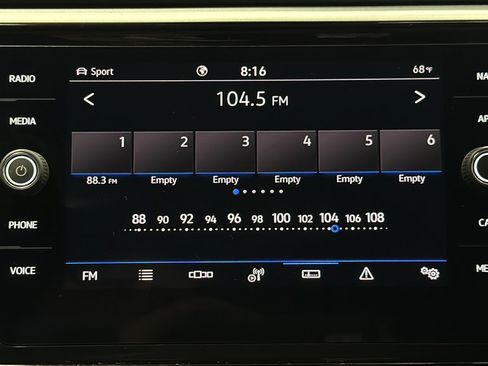 Used 2023 Volkswagen Atlas Cross Sport SEL R-Line AWD/4WD image 31