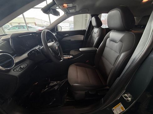 Used 2025 Chevrolet Trax LT image 27