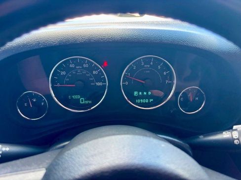 Used 2017 Jeep Wrangler Unlimited Rubicon w/ Connectivity Group AWD/4WD image 22