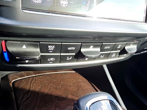 Used 2022 Maserati Levante GT image 33