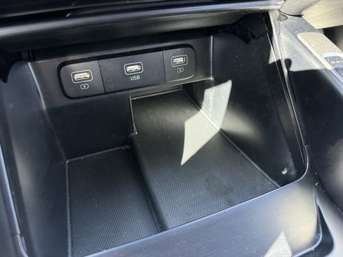 Used 2022 Kia Sorento S image 27