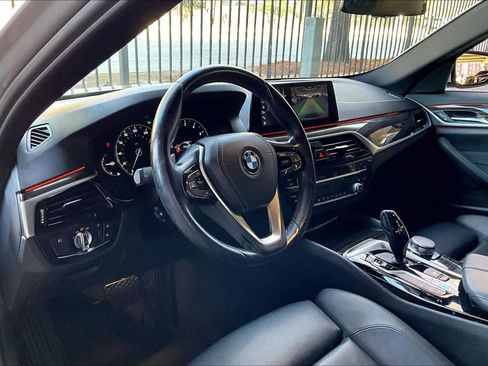 Used 2018 BMW 530i image 17