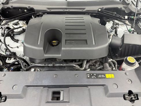 Used 2024 Land Rover Defender 110 X-Dynamic SE image 28