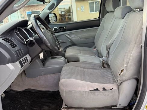 Used 2010 Toyota Tacoma 2WD Regular Cab image 11